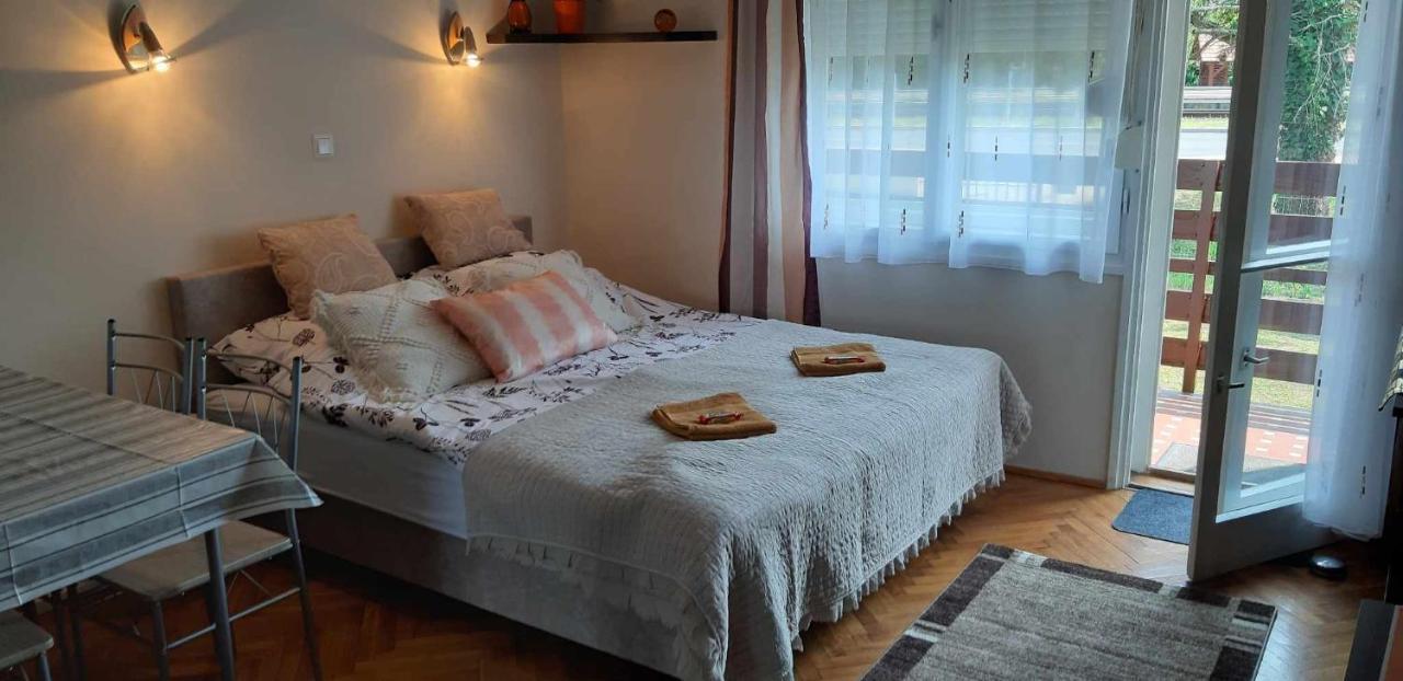 Rosy Apartman Apartman Vonyarcvashegy Kültér fotó